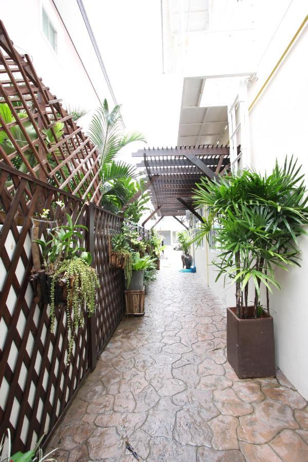 Chaba Place HHQ Exterior foto
